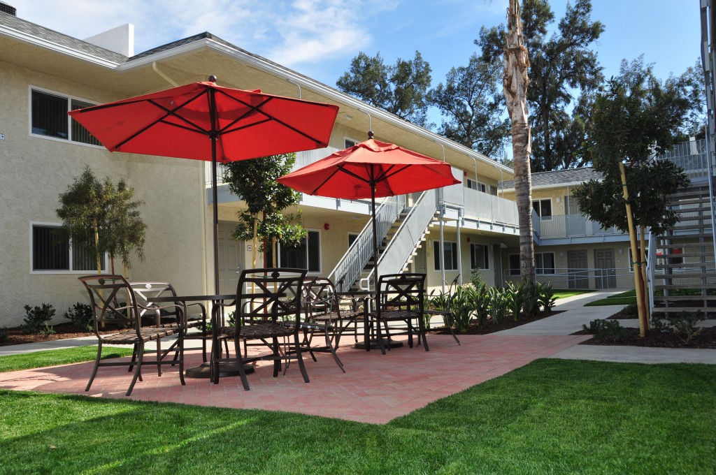 For outdoor lovers, there are outdoor patio areas with shade trees, tranquil fountains in a park-like setting and barbecue grills.